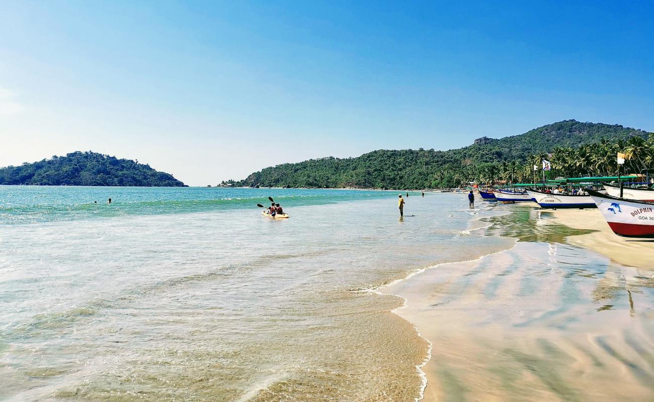 Foto af Palolem Beach med lys fint sand overflade