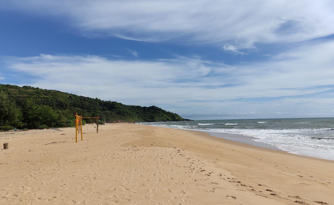 Foto af Apsarakonda Beach med lys sand overflade