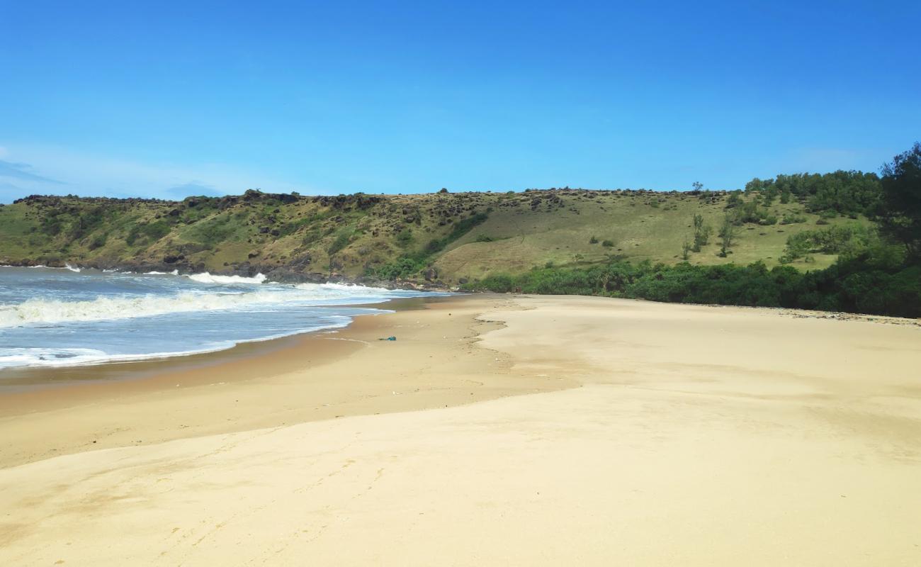 Foto af Bonnie Beach med lys sand overflade