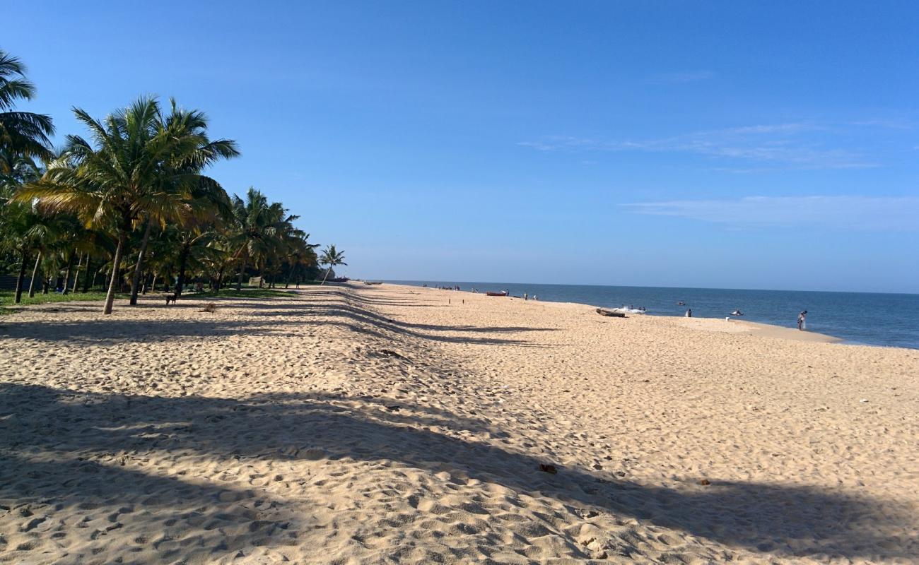 Foto af Marari Beach med lys sand overflade