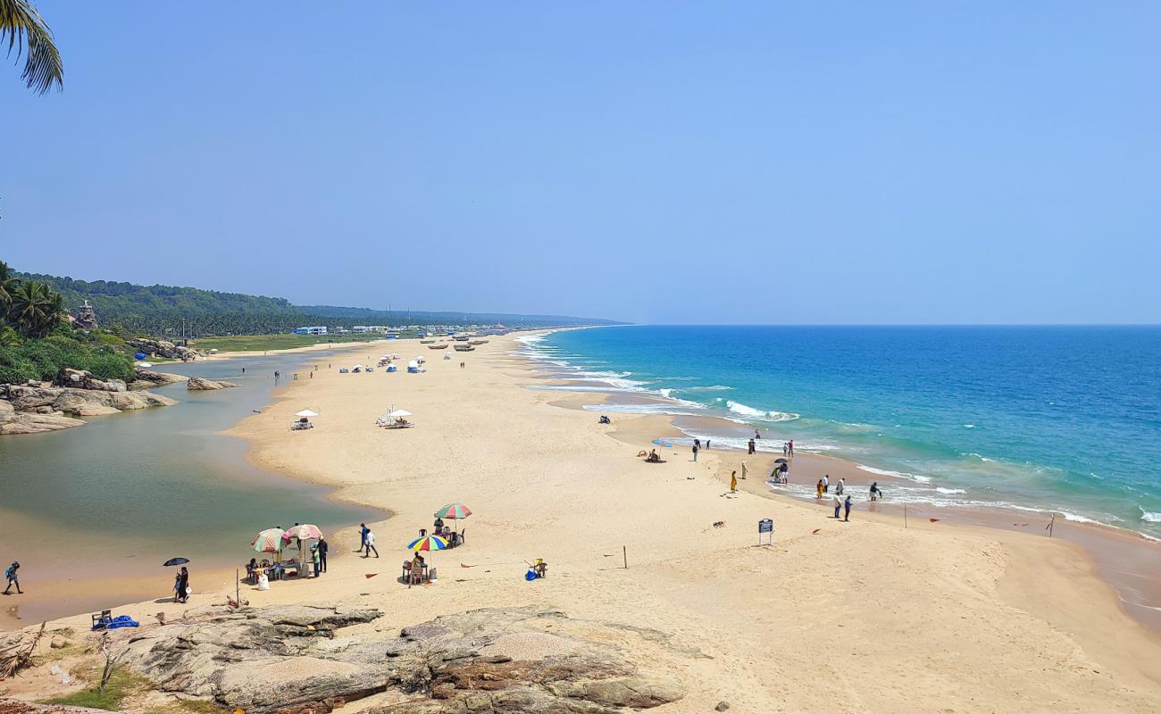 Foto af Adimalathura Beach med lys fint sand overflade