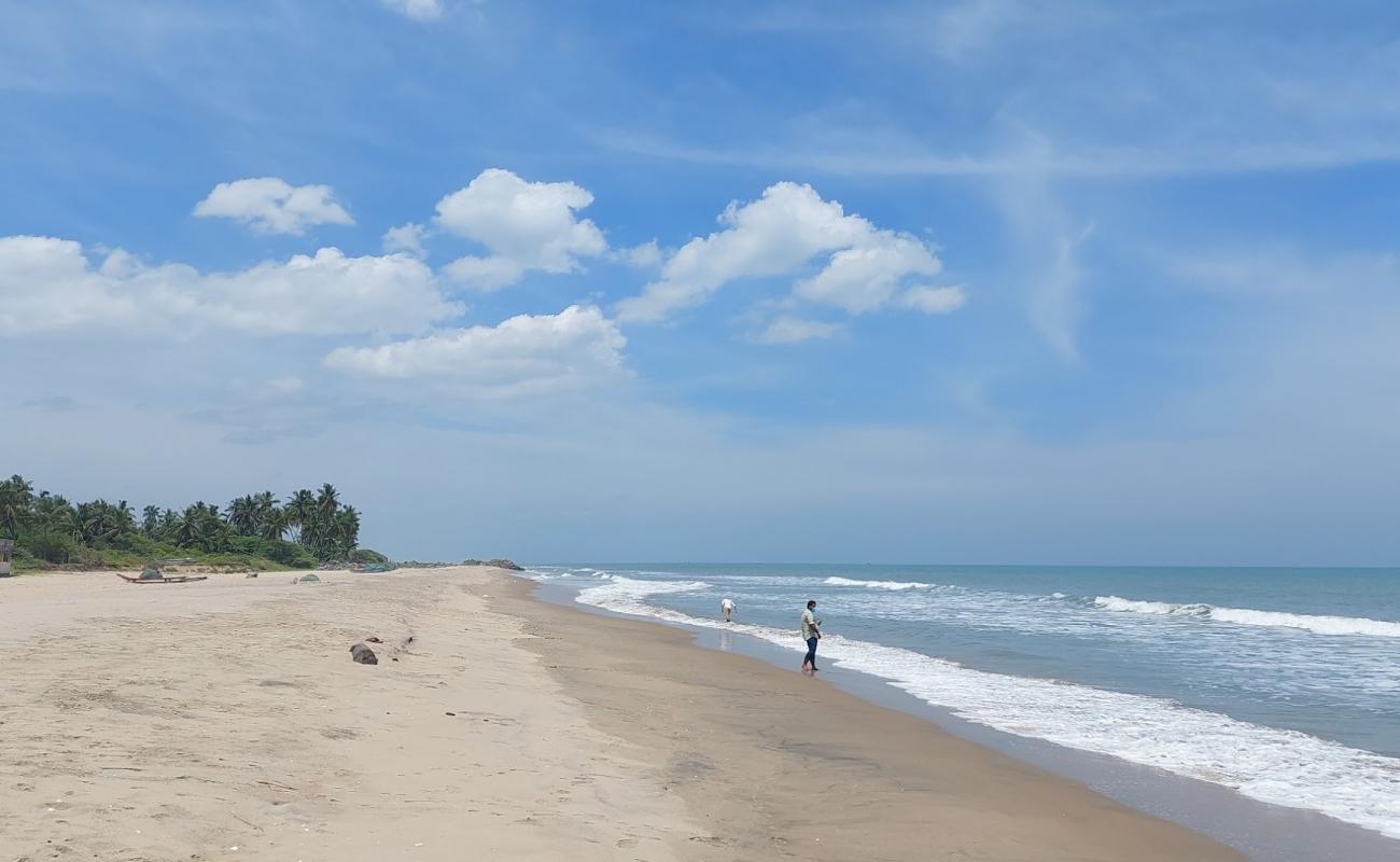 Foto af Thazhanguda Beach med lys sand overflade