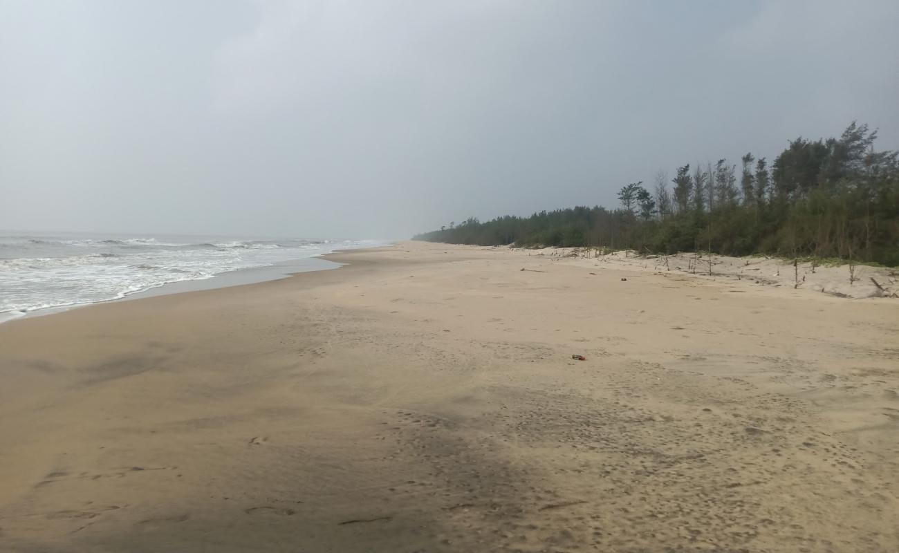 Foto af K. D. P. Beach med lys fint sand overflade