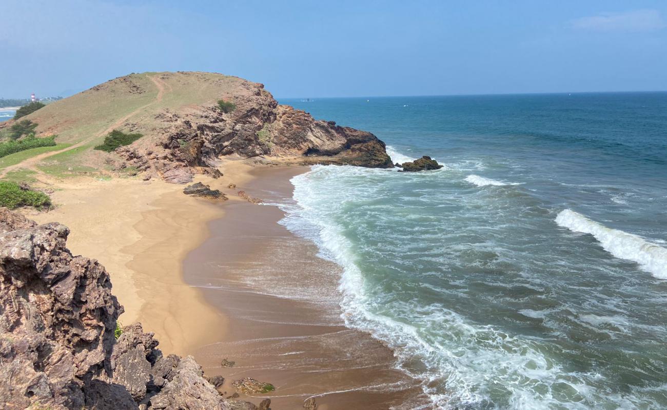 Foto af Seethapalem Beach med lys sand overflade