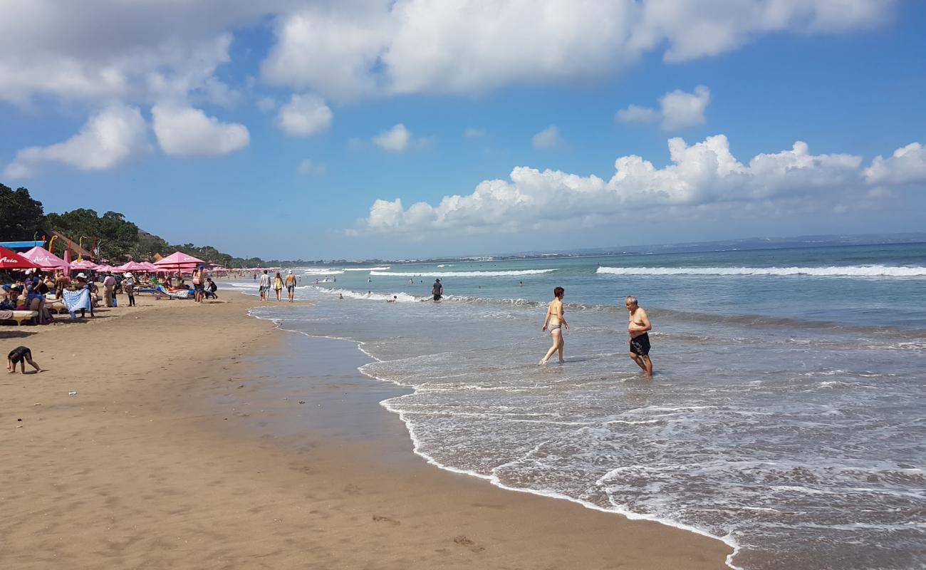 Foto af Seminyak Strand med lys fint sand overflade