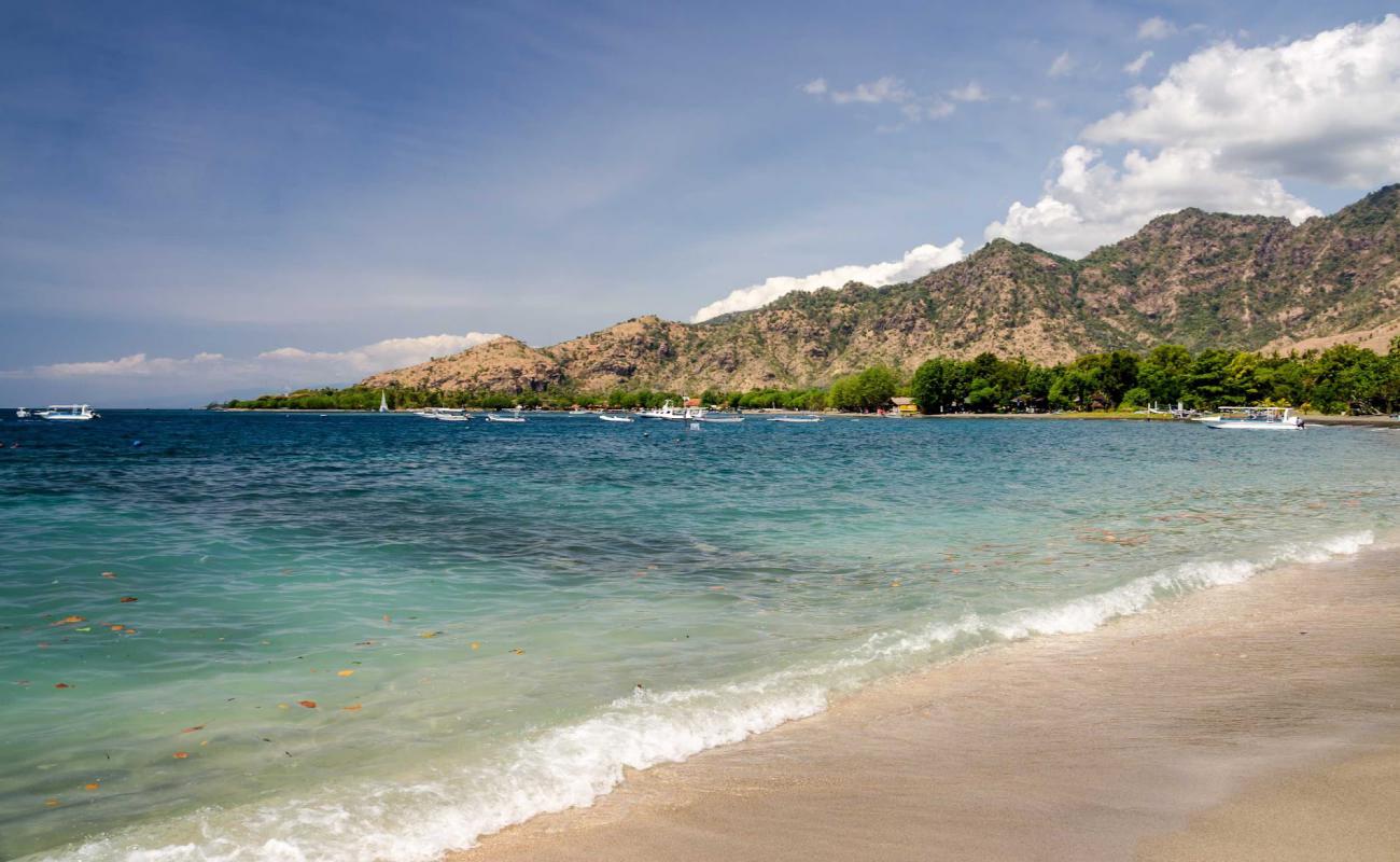 Foto af Pemuteran Beach med grå sand overflade