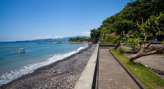 Candidasa Beach