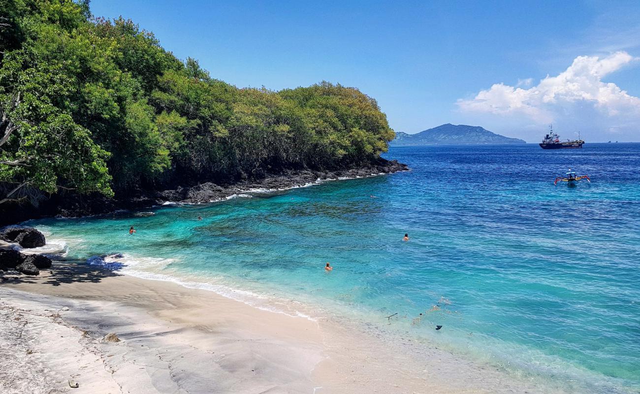 Foto af Blue Lagoon Beach med lys sand overflade