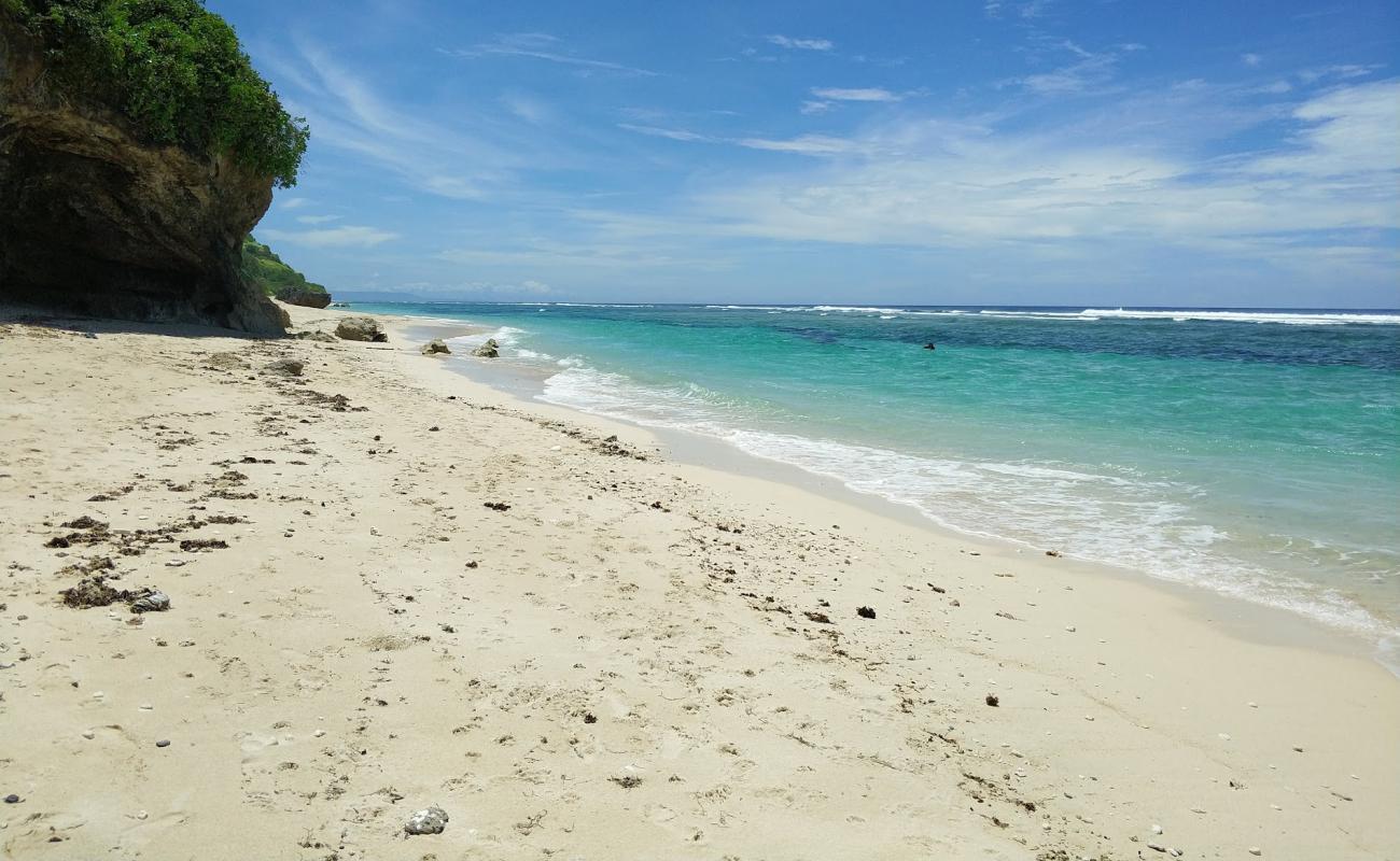 Foto af Timbis Beach med lys sand overflade