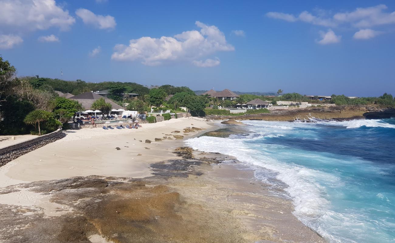 Foto af Sandy Bay Beach med lys sand overflade