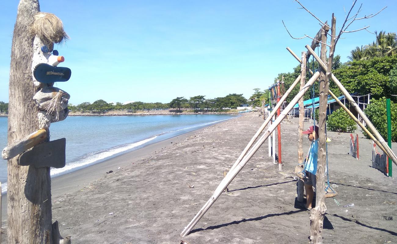 Foto af Labuhan Haji beach med lys sand overflade