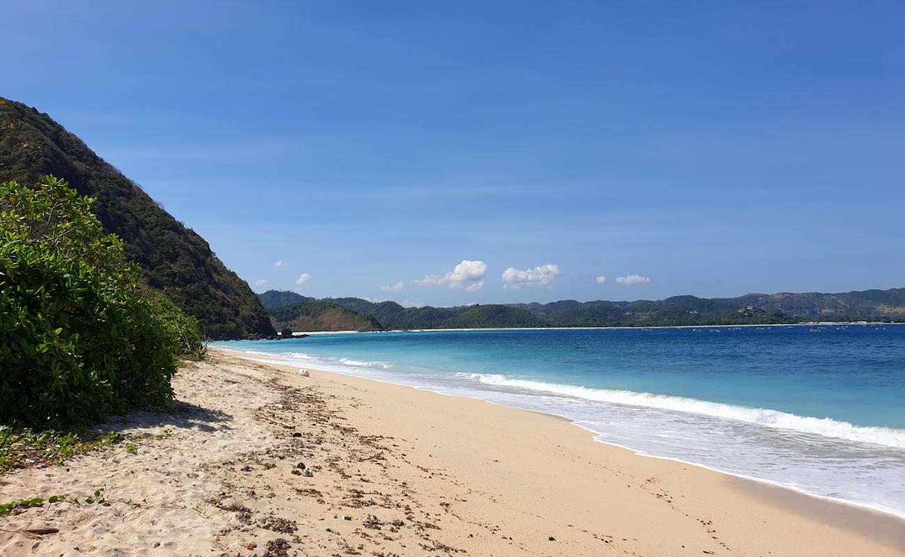 Foto af Serangan Beach med lys sand overflade