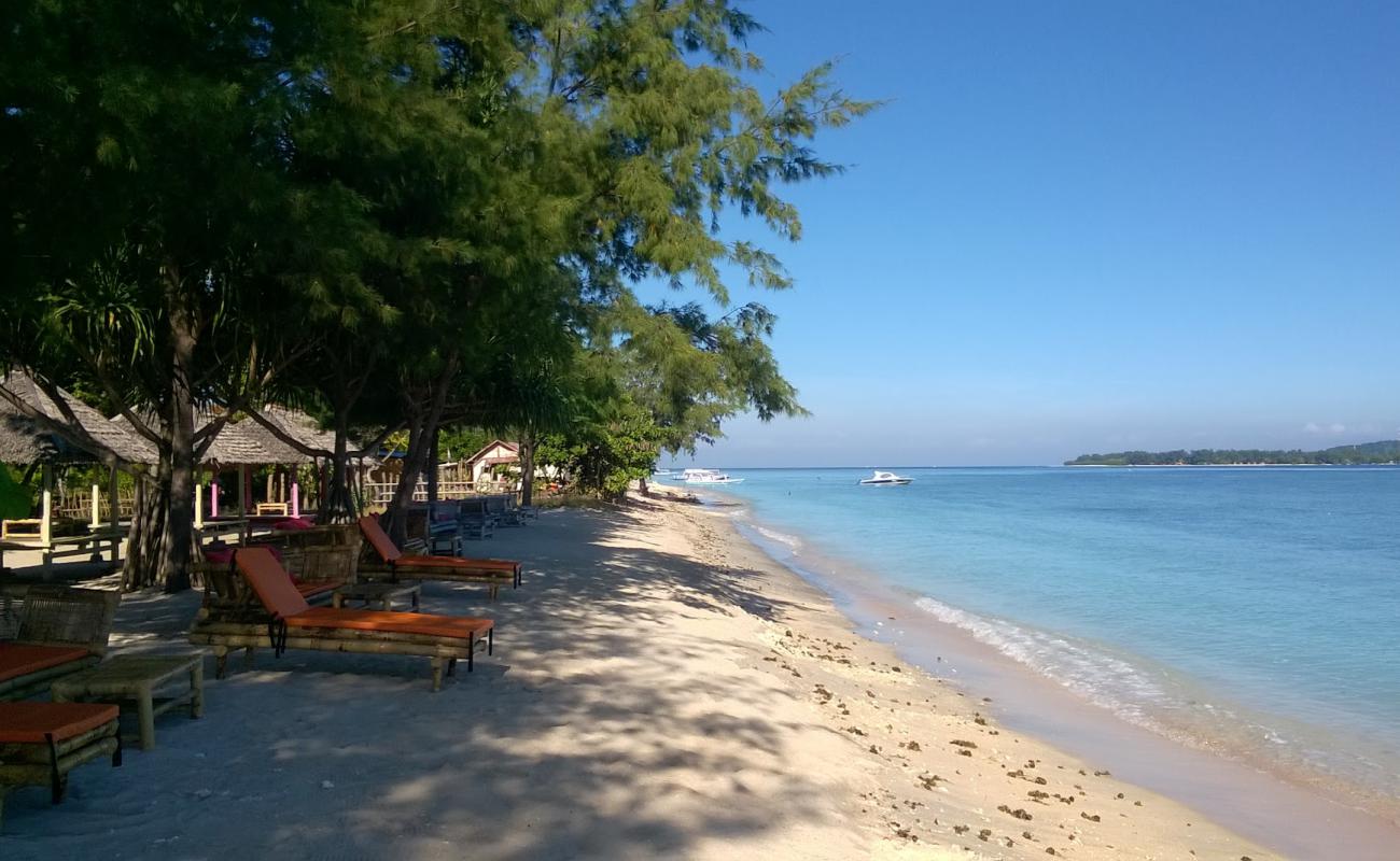 Foto af Gili Air Camilla Beach med lys sand overflade