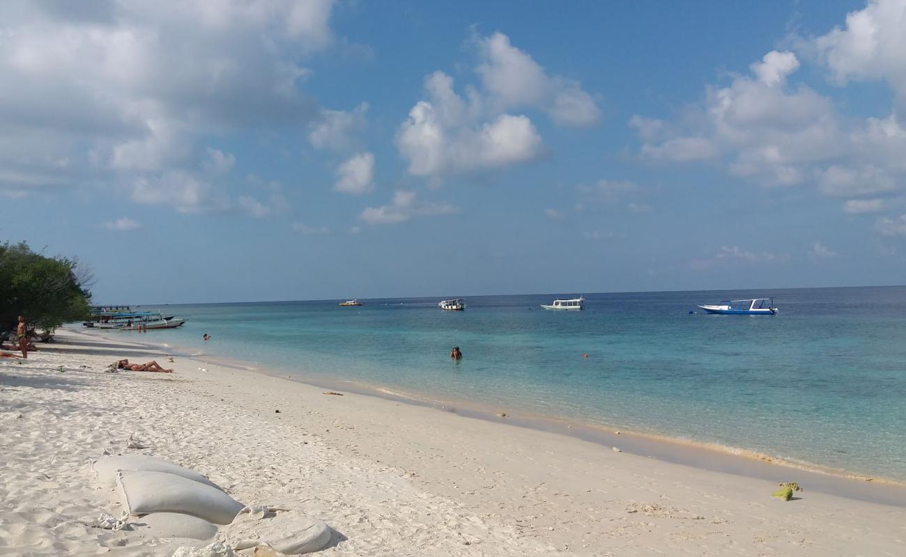 Foto af Gili Meno Strand med lys sand overflade