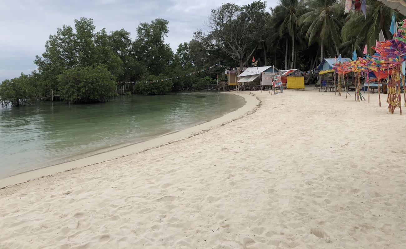 Foto af Wisata Pulau Mubut Darat med lys sand overflade