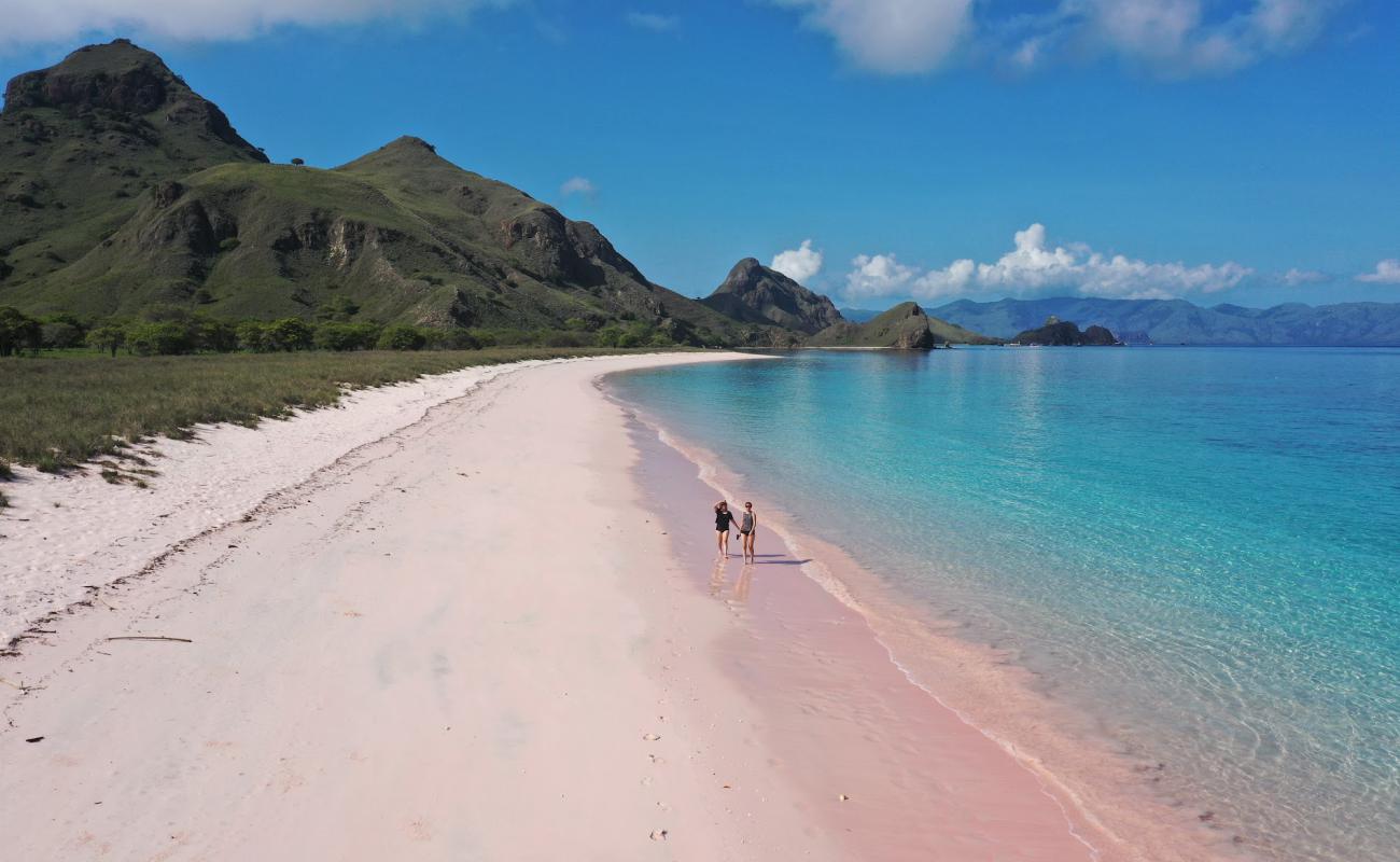 Foto af Pink Beach Padar med lyserødt sand overflade