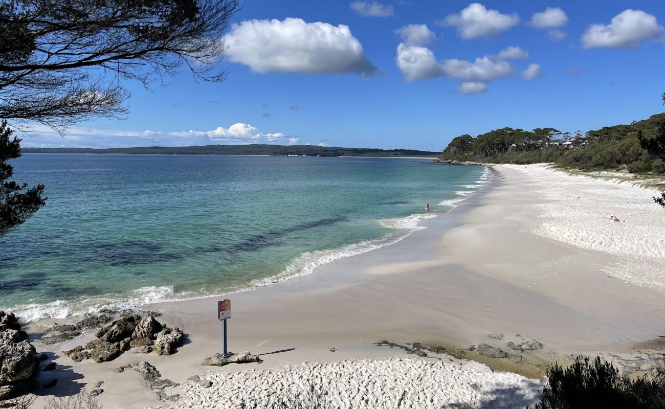 Foto af Chinamans Beach med hvidt fint sand overflade