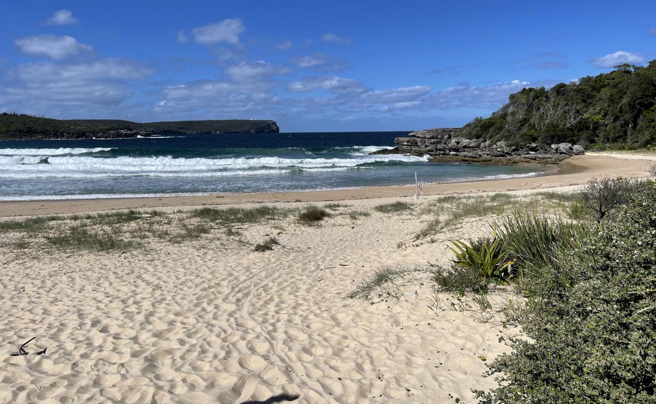 Foto af Target Beach med lys sand overflade