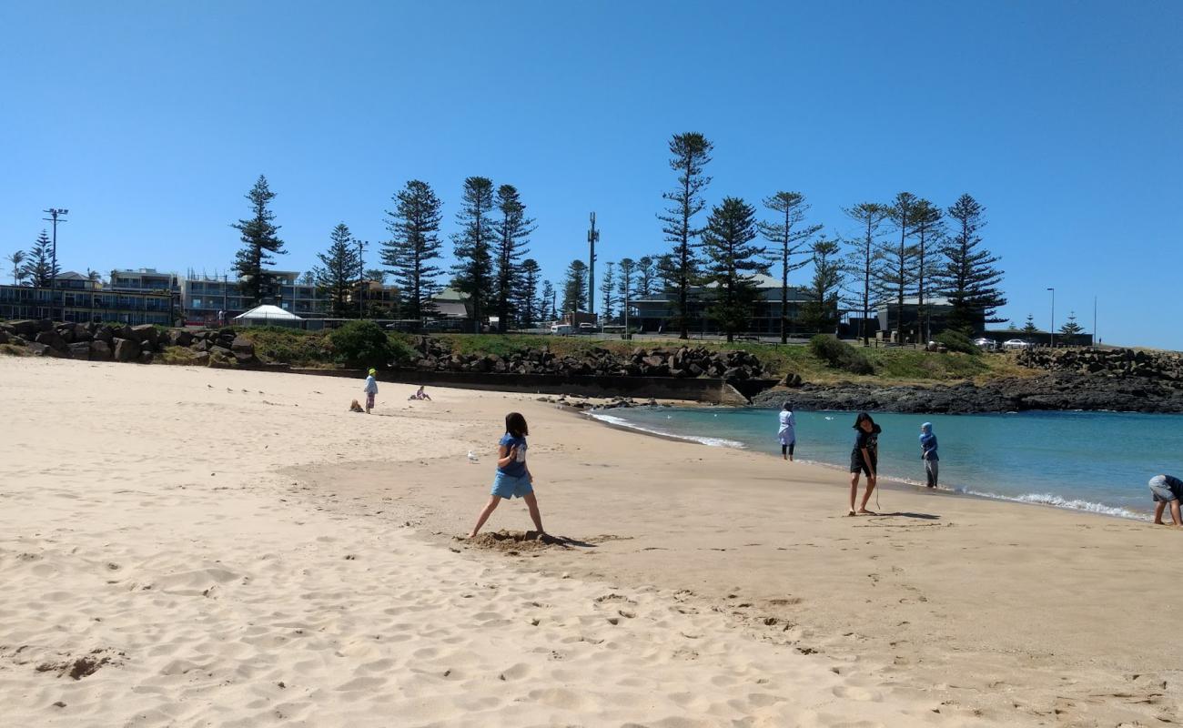 Foto af Kiama Surf Beach med lys fint sand overflade