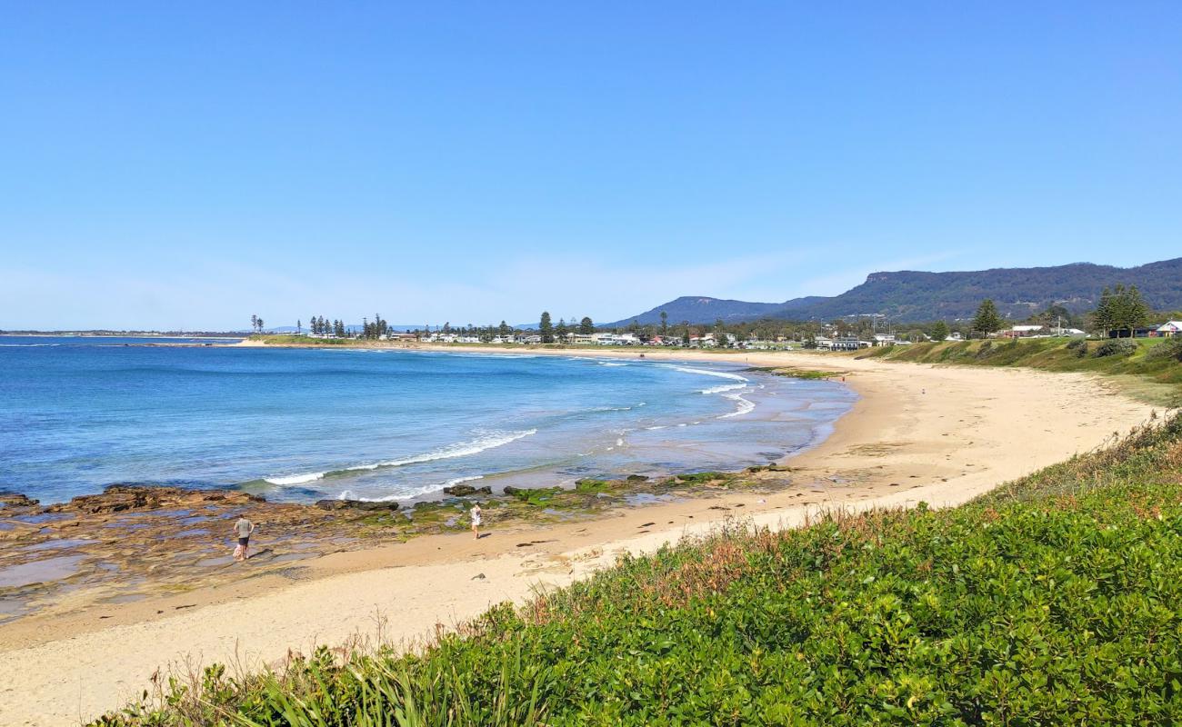 Foto af Sandon Point Beach med lys sand overflade