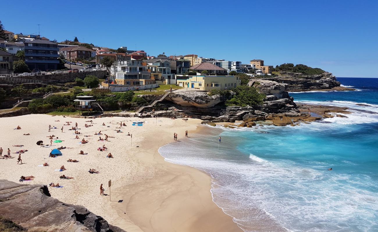 Foto af Tamarama Beach med lys fint sand overflade