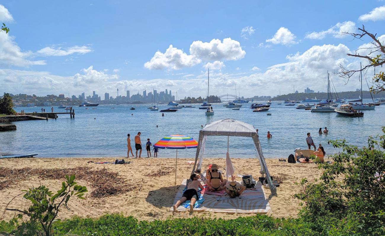 Foto af Hermit Beach med lys sand overflade