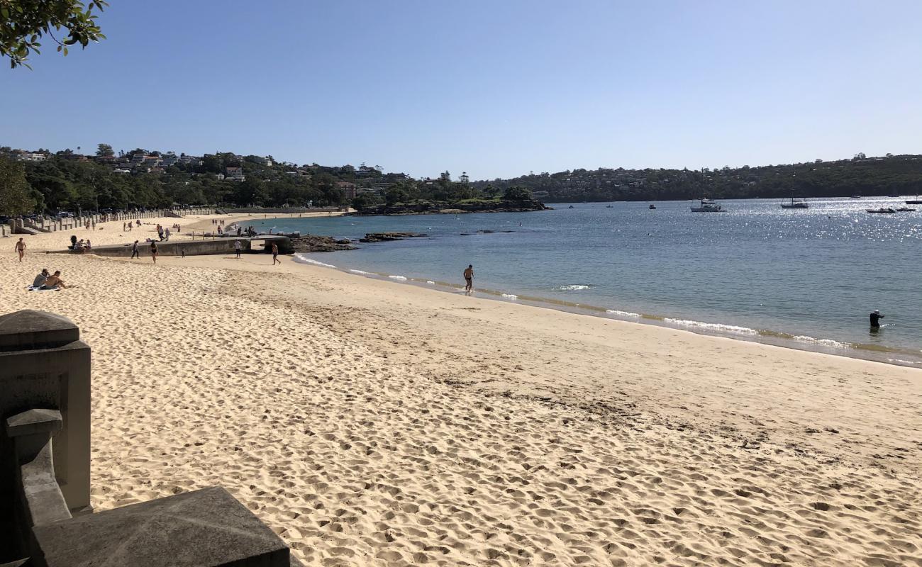 Foto af Balmoral Beach med lys sand overflade