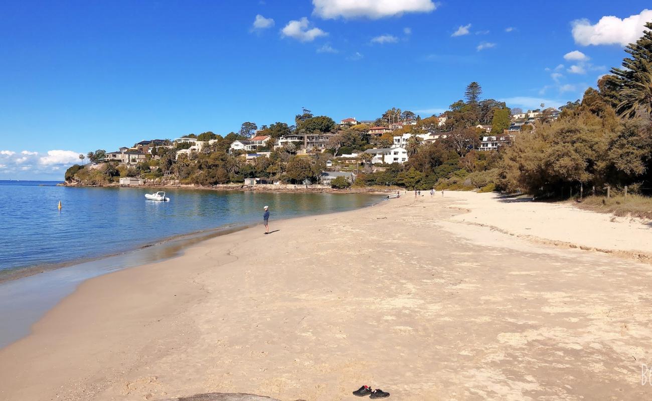 Foto af Chinamans Beach med lys sand overflade