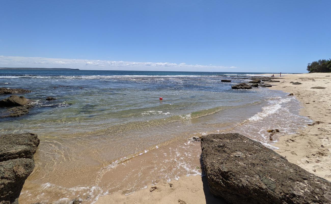 Foto af Norah Head Lighthouse Beach med lyst sand & sten overflade