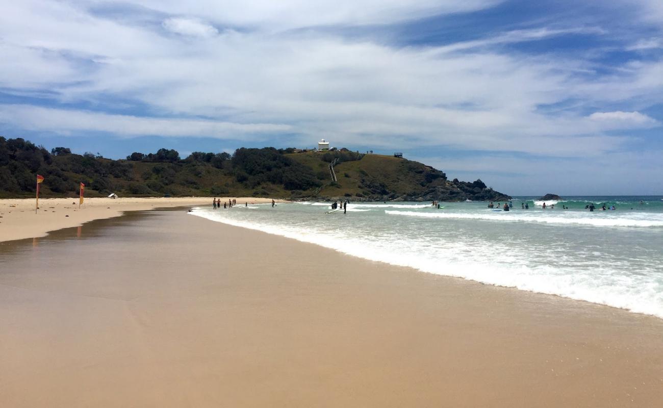 Foto af Port Macquire Lighthouse Beach med lys fint sand overflade