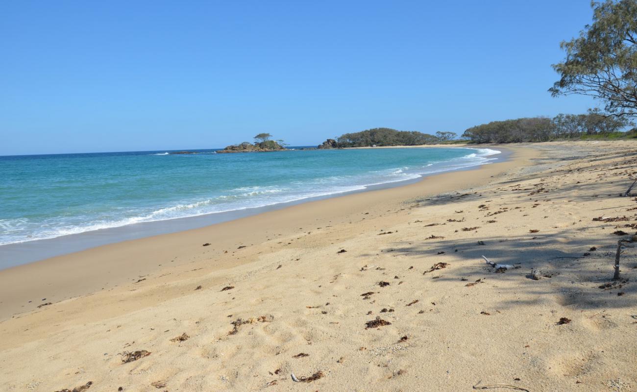 Foto af Pebbly Trail Beach med lys sand overflade