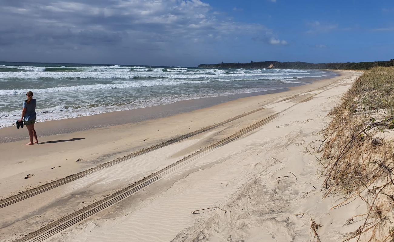 Foto af Sandon Beach med lys sand overflade