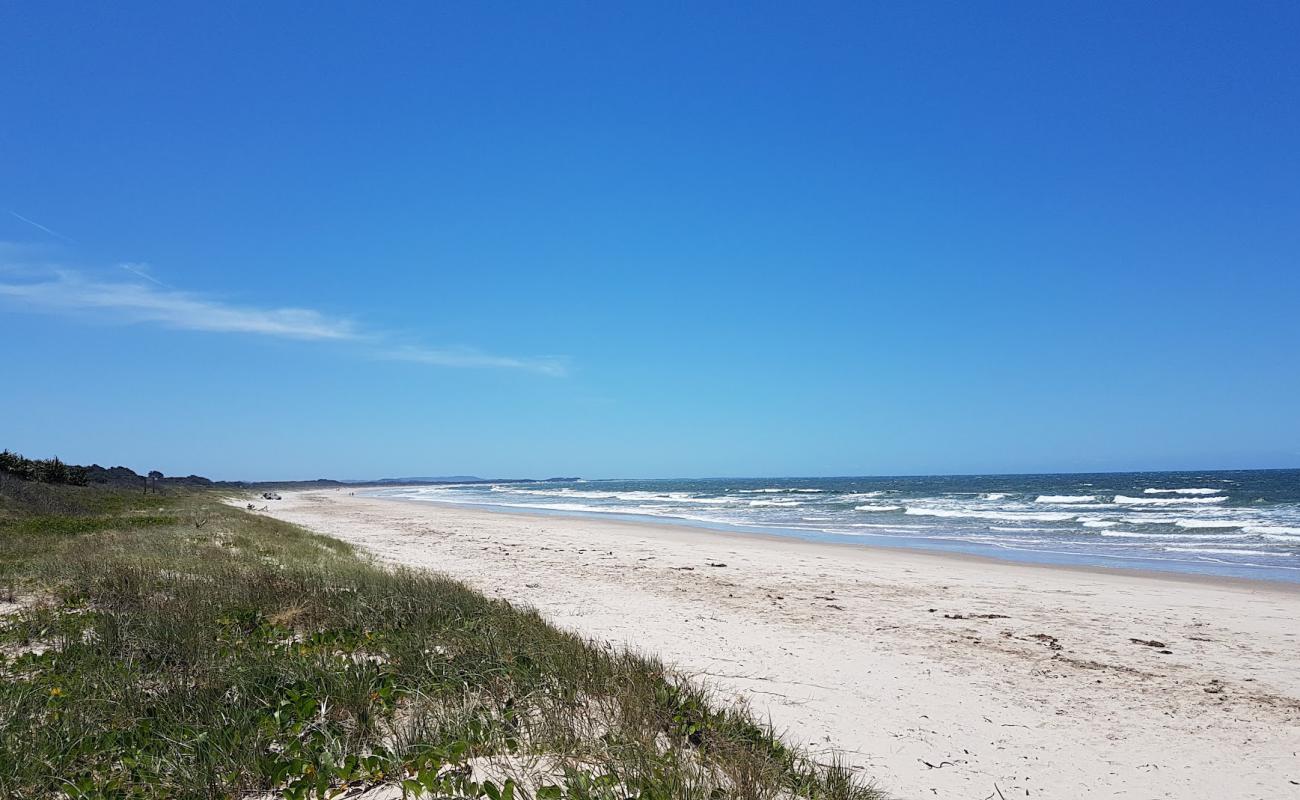 Foto af Airforce Beach med lys sand overflade