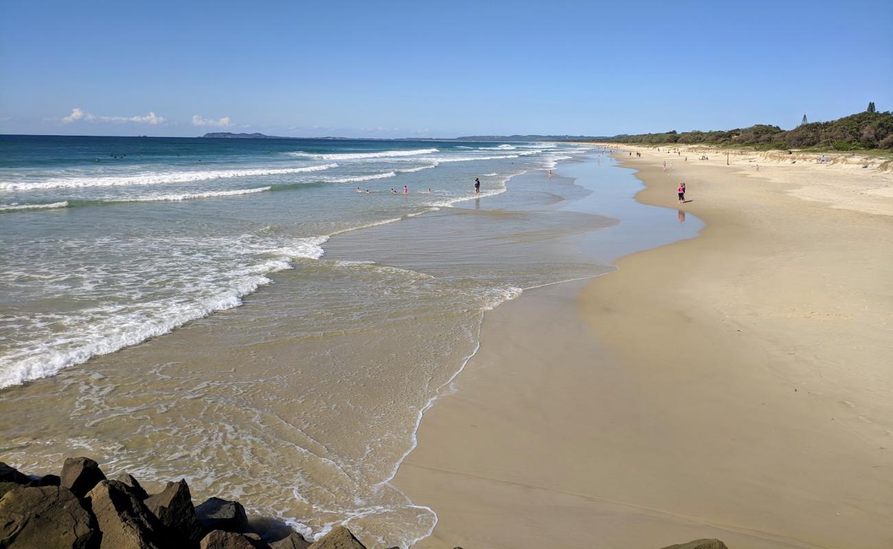 Foto af Brunswick Heads Main Beach med lys fint sand overflade