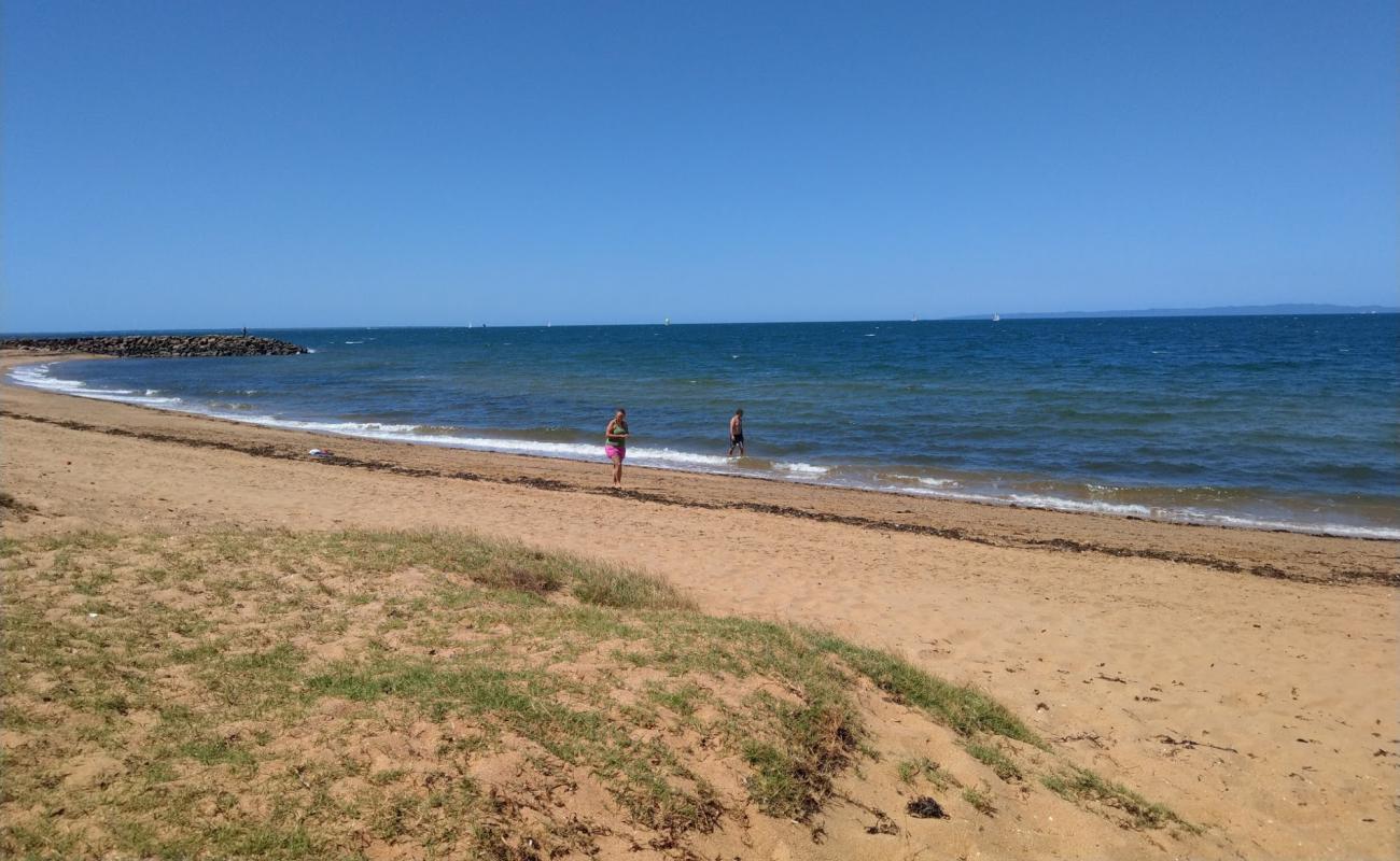 Foto af Queens Beach North med lys sand overflade