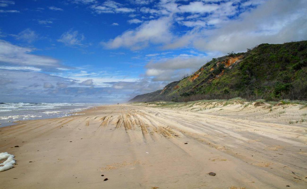 Foto af Eurong Beach med lys fint sand overflade