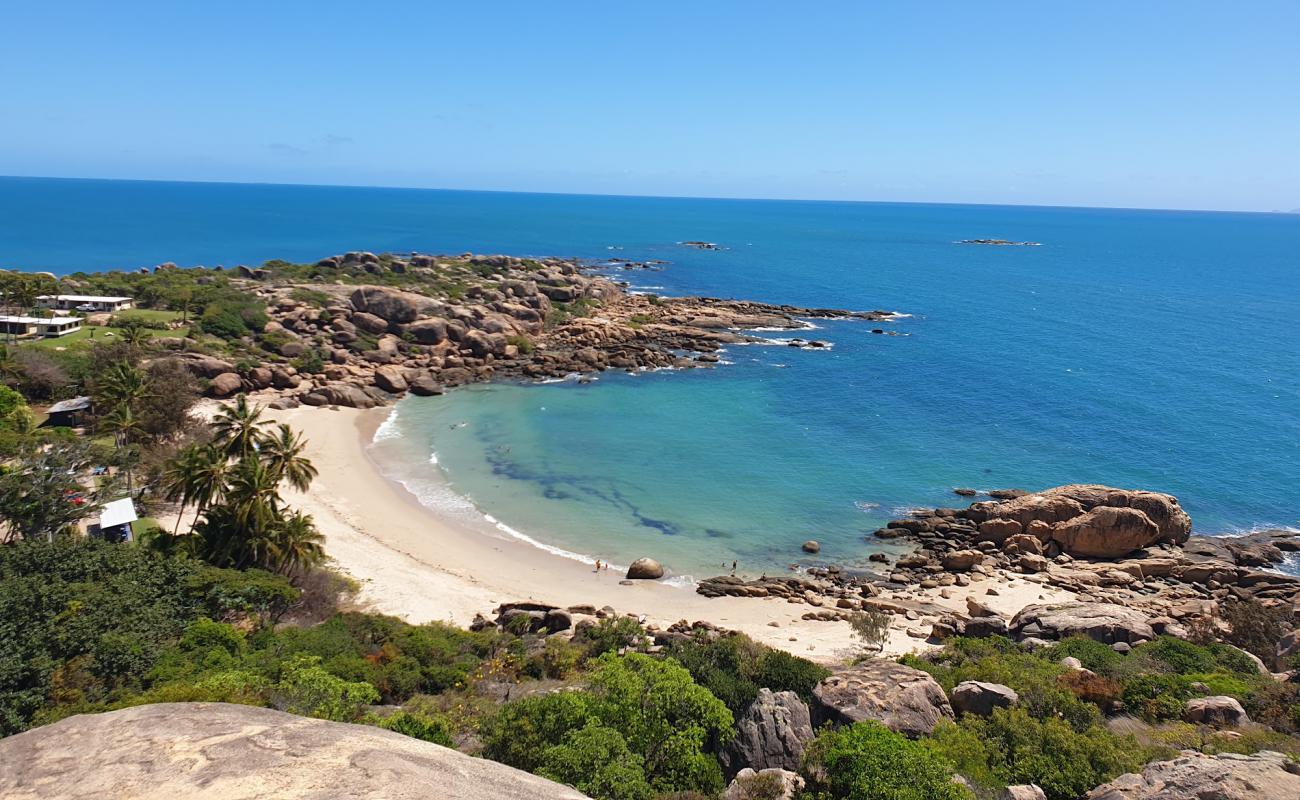 Foto af Horseshoe Bay Beach med lys sand overflade