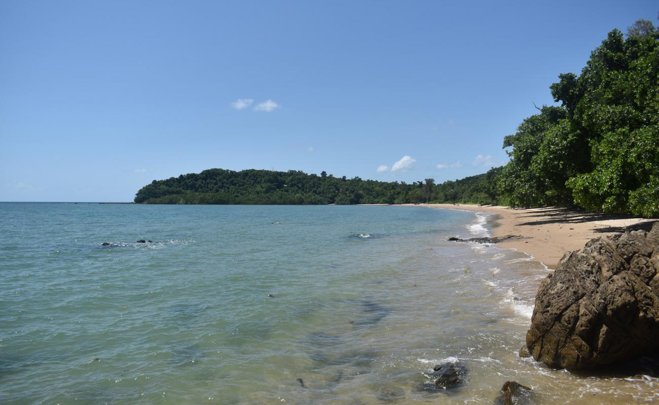 Foto af Garners Beach med lys sand overflade