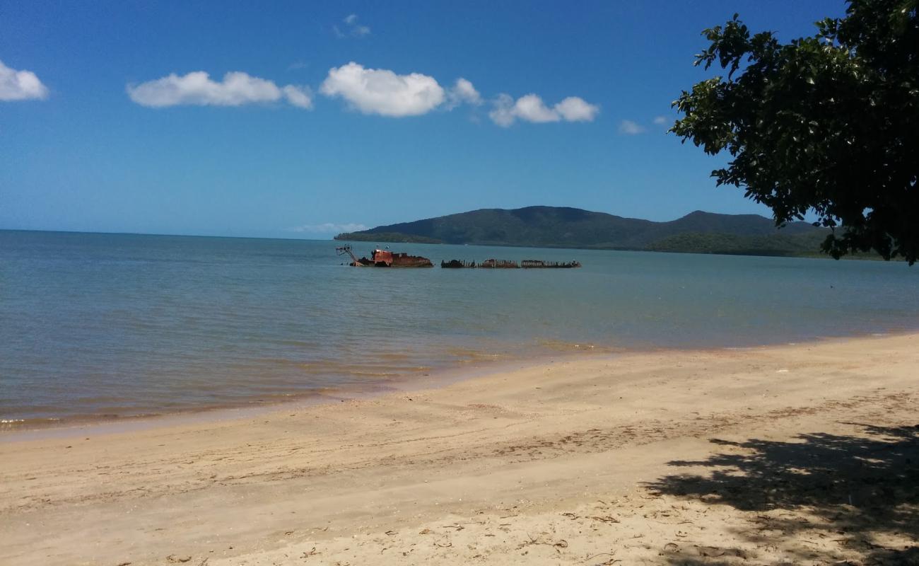 Foto af Yarrabah Beach med lys sand overflade