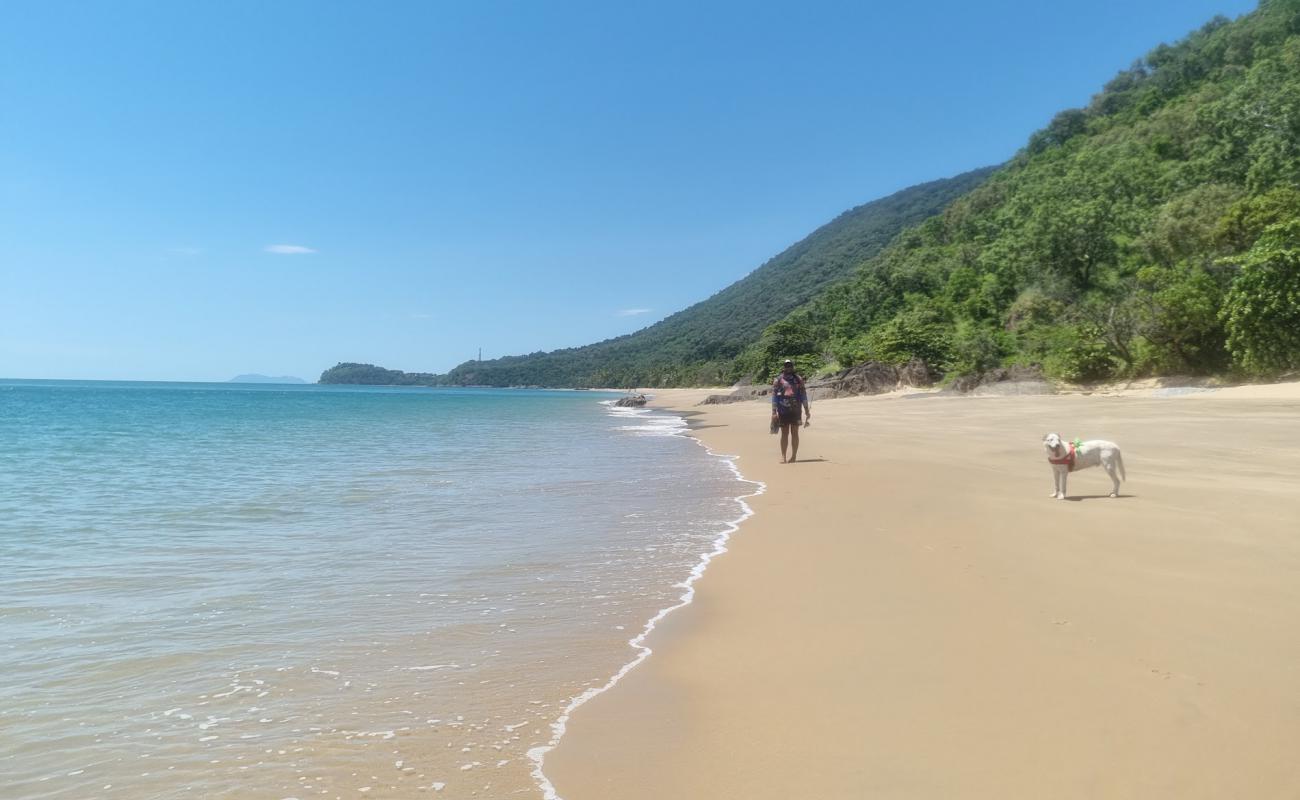 Foto af Ellis Beach med lys sand overflade