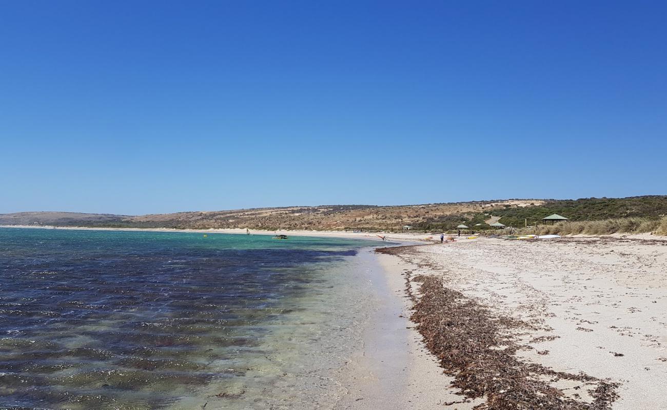 Foto af Coronation Beach med lys sand overflade