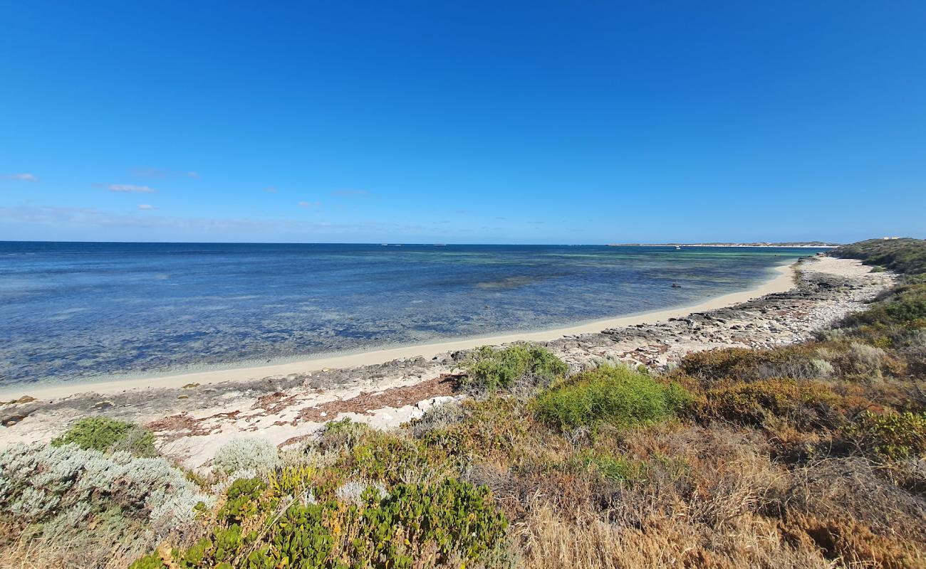 Foto af Rocky Bay Beach med lys sand overflade