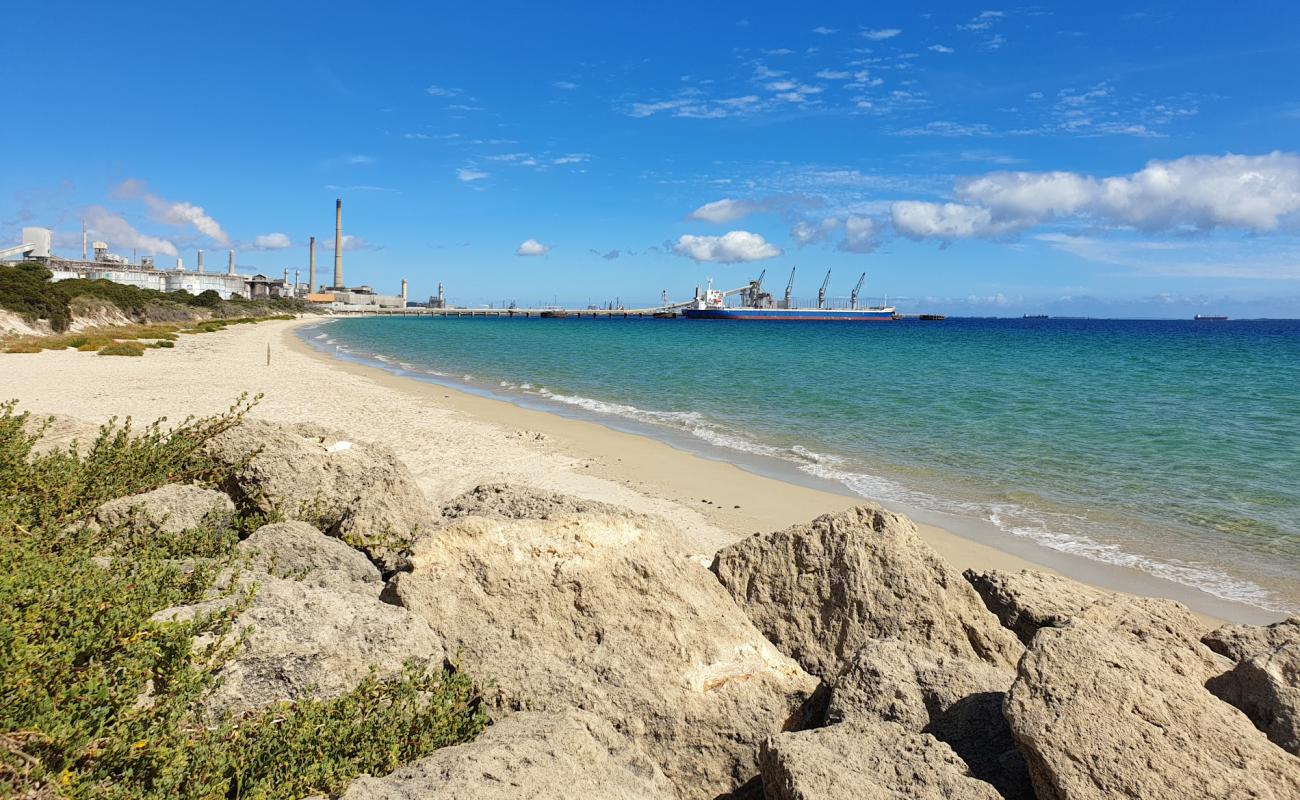 Foto af Challengers Beach med lys sand overflade