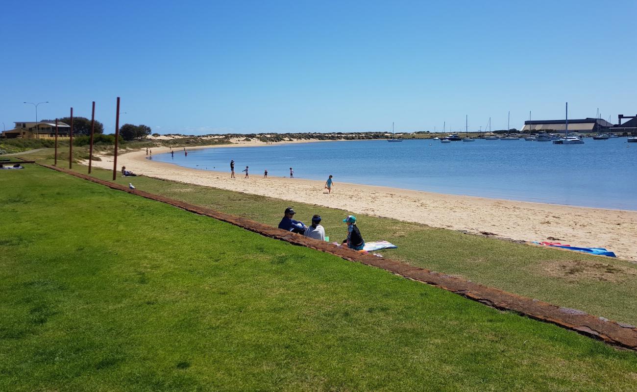 Foto af Jetty Baths med lys sand overflade