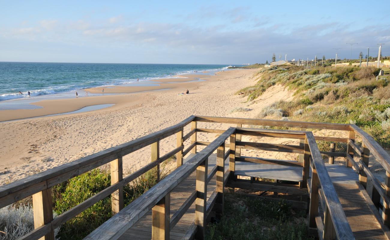 Foto af Bunbury Beach med lys sand overflade