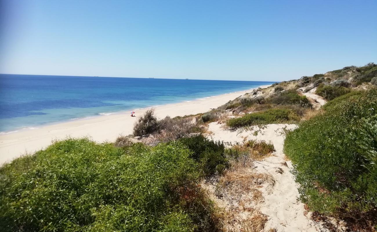 Foto af Mindalong Beach med lys sand overflade