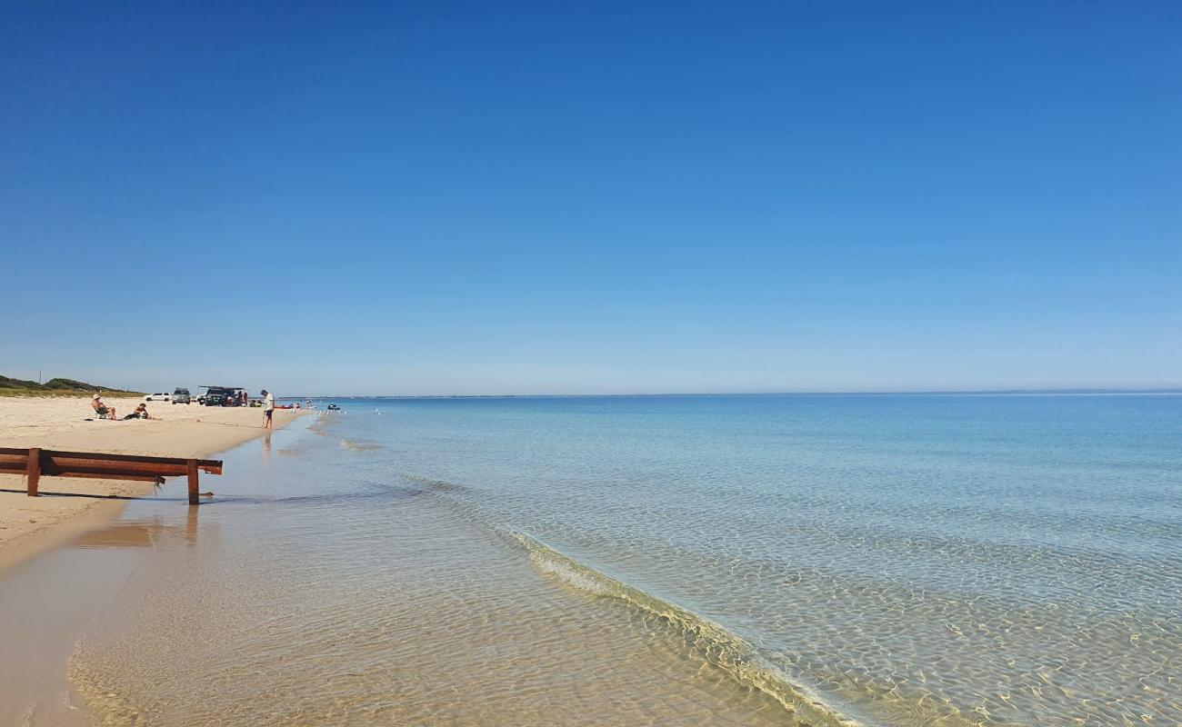 Foto af Forrest Beach med lys sand overflade