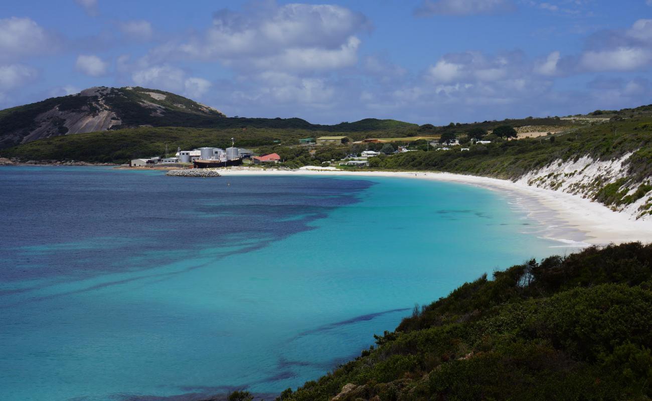 Foto af Cheyne Beach med hvidt sand overflade