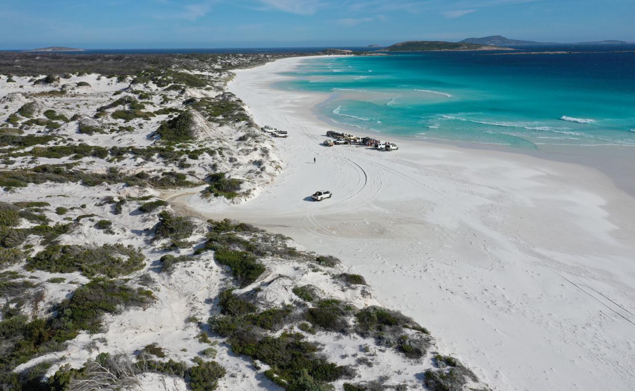 Foto af Kennedy Beach med hvidt fint sand overflade