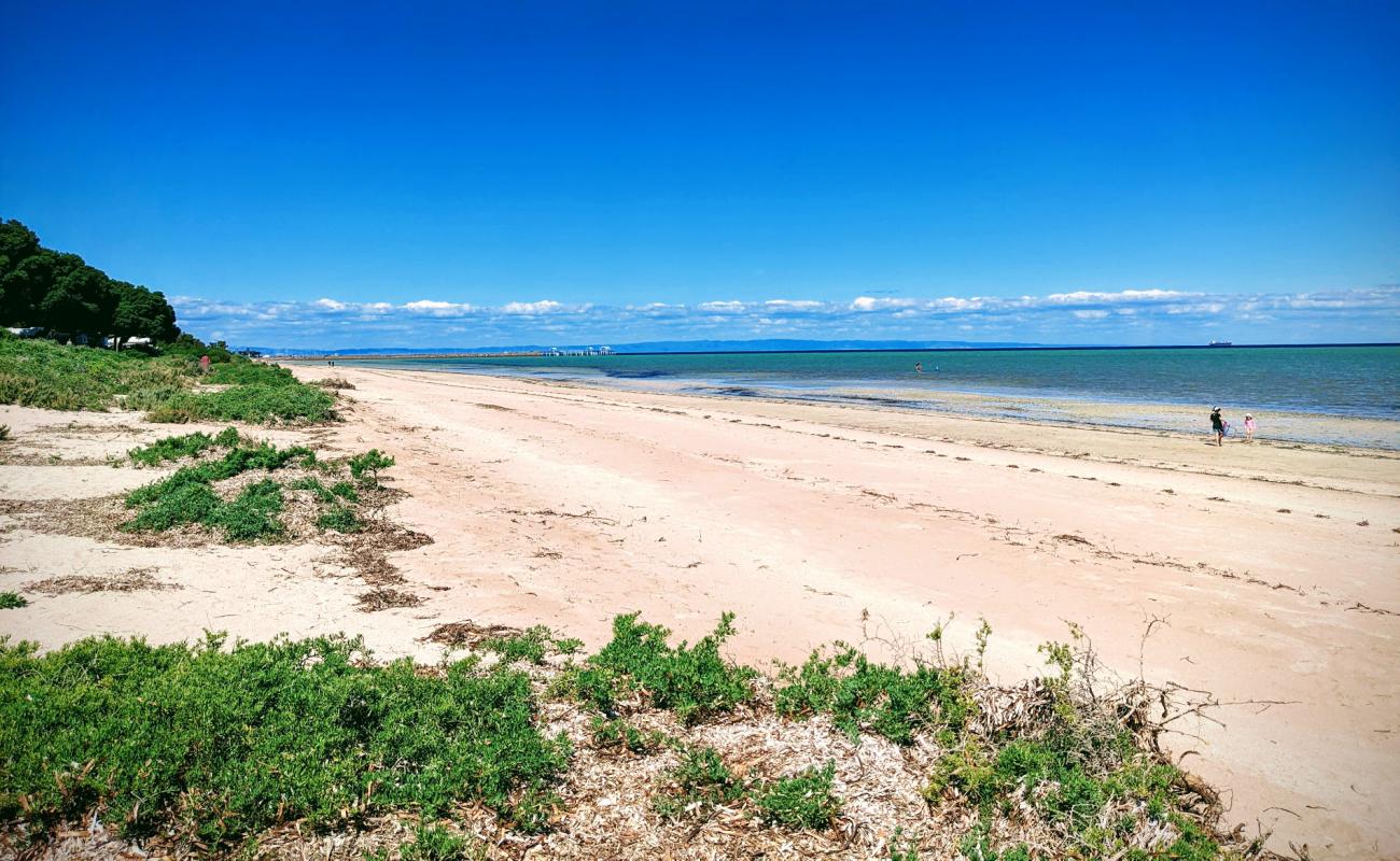 Foto af Whyalla Beach med lys sand overflade